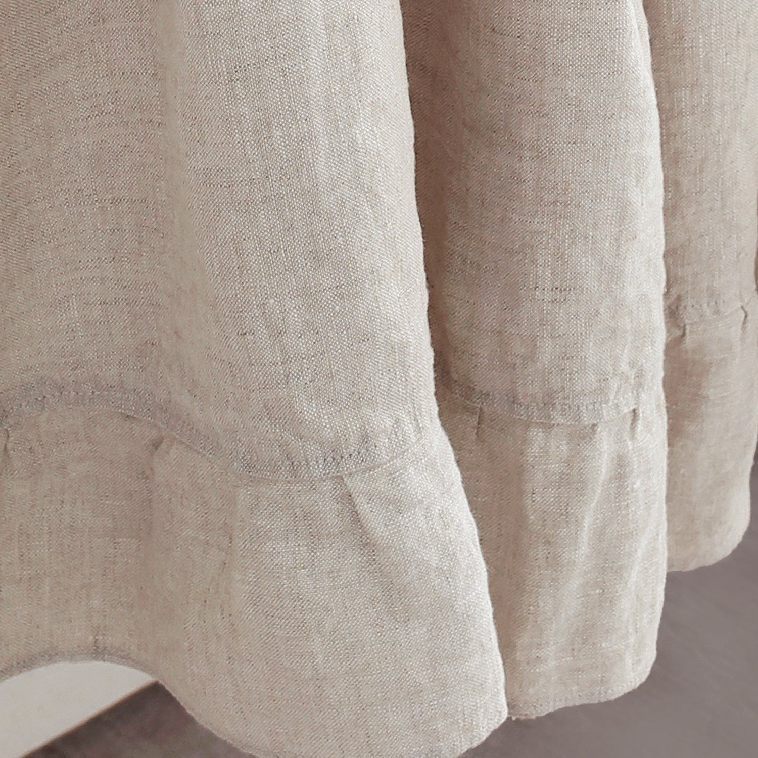 Natural-Ruffled-Linen-Tablecloth-2
