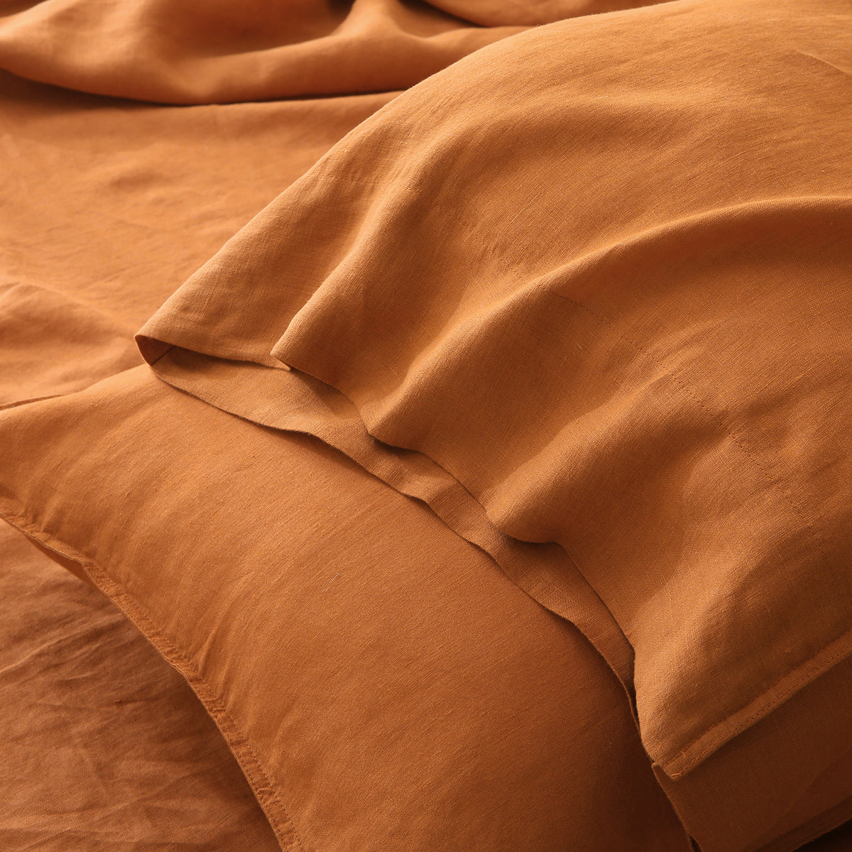 Amber Warmth Linen Pillowcase Set