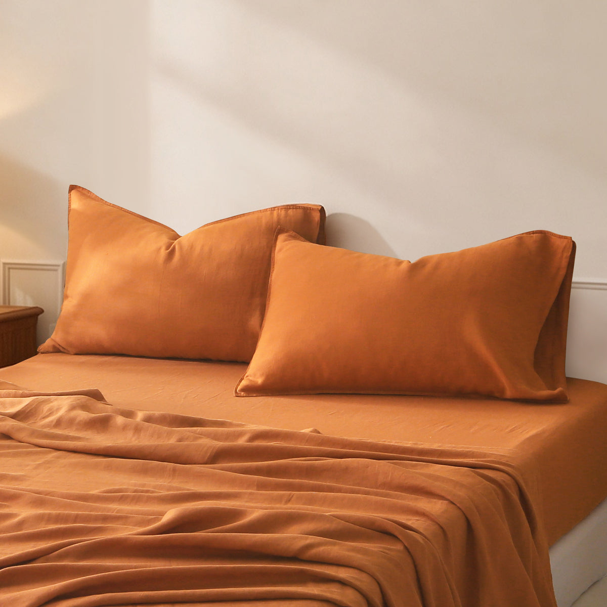 Amber Warmth Linen Pillowcase Set